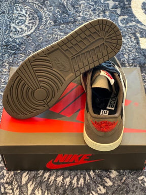 TENIS NIKE AIR JORDAN 1 LOW "TRAVIS SCOTT"