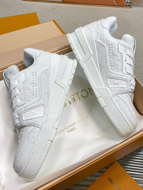 Louis Vuitton Trainer White Grey