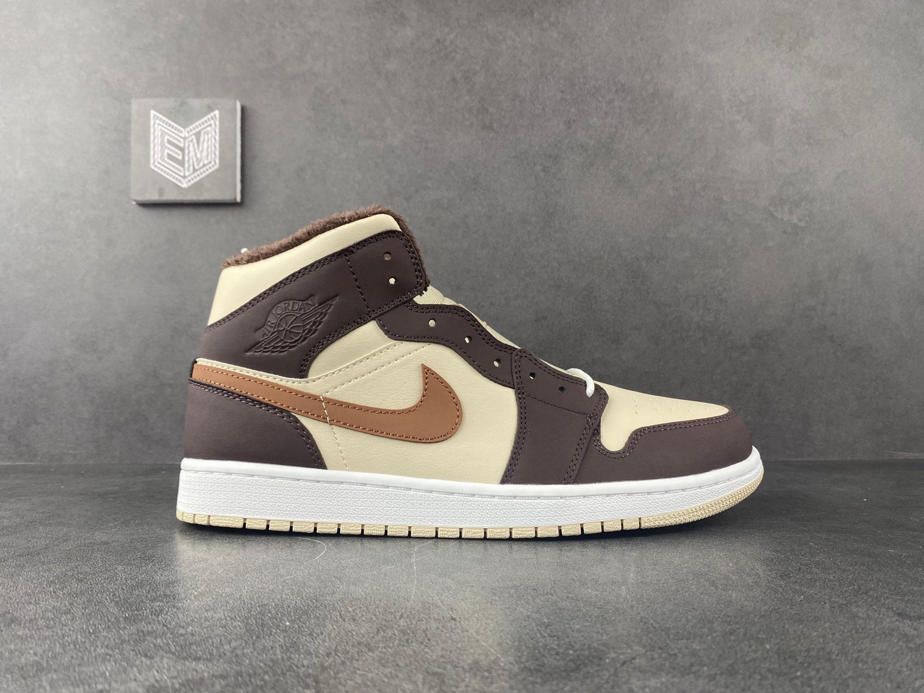 Nike Air Jordan 1 Mid SE Brown Basalt Oatmeal