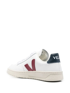 Veja logo-patch lace-up sneaker