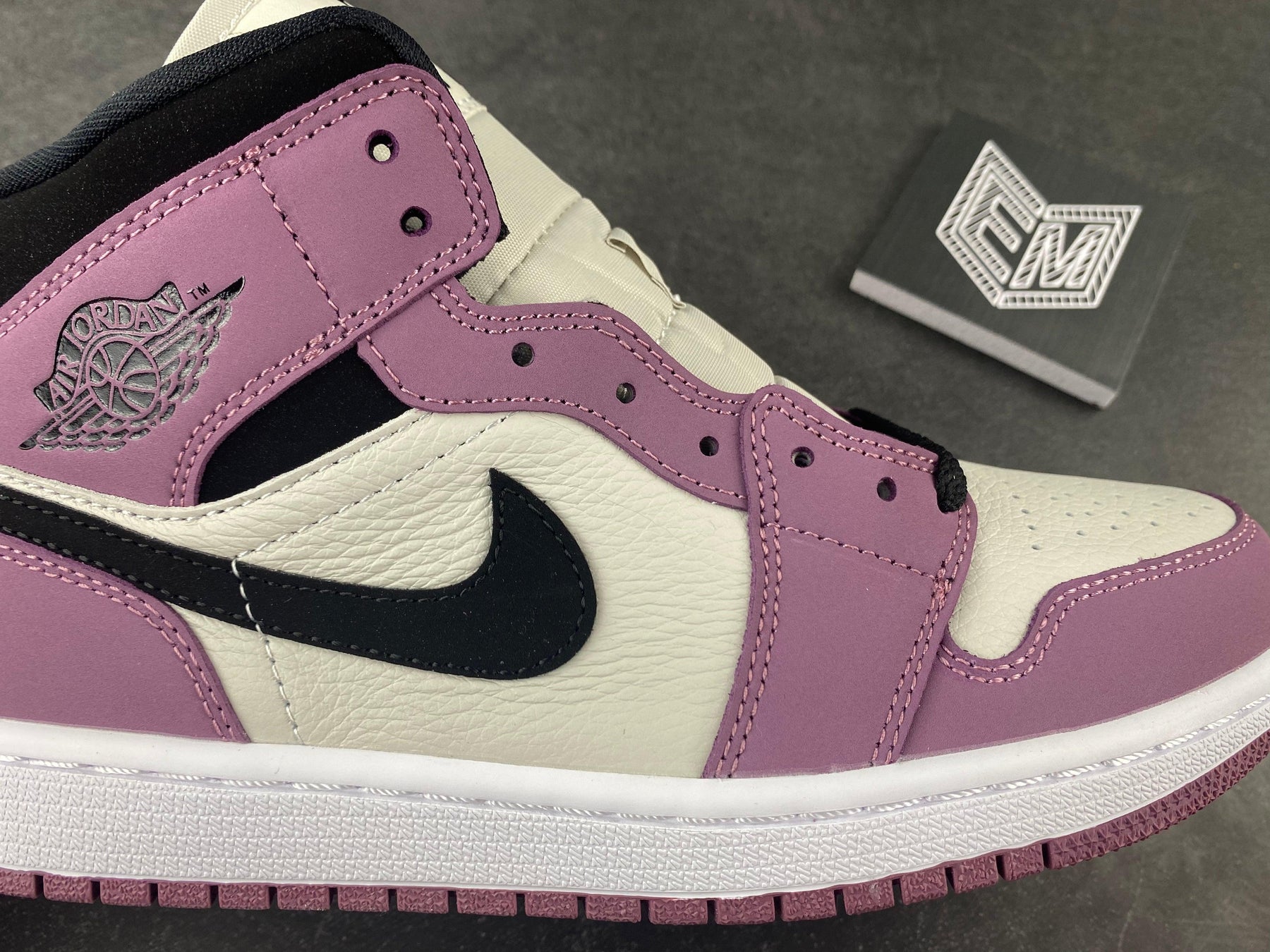 Nike Air Jordan 1 Mid SE Light Mulberry