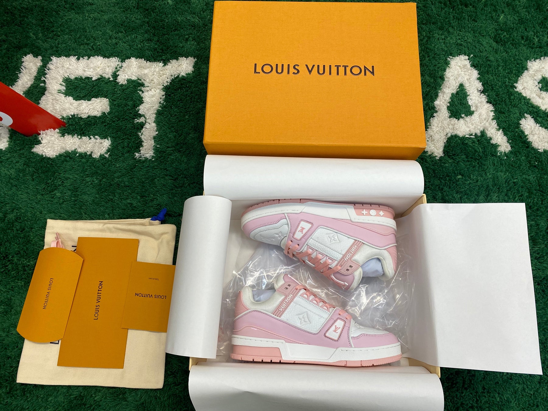 Louis Vuitton Trainer Pink Rose