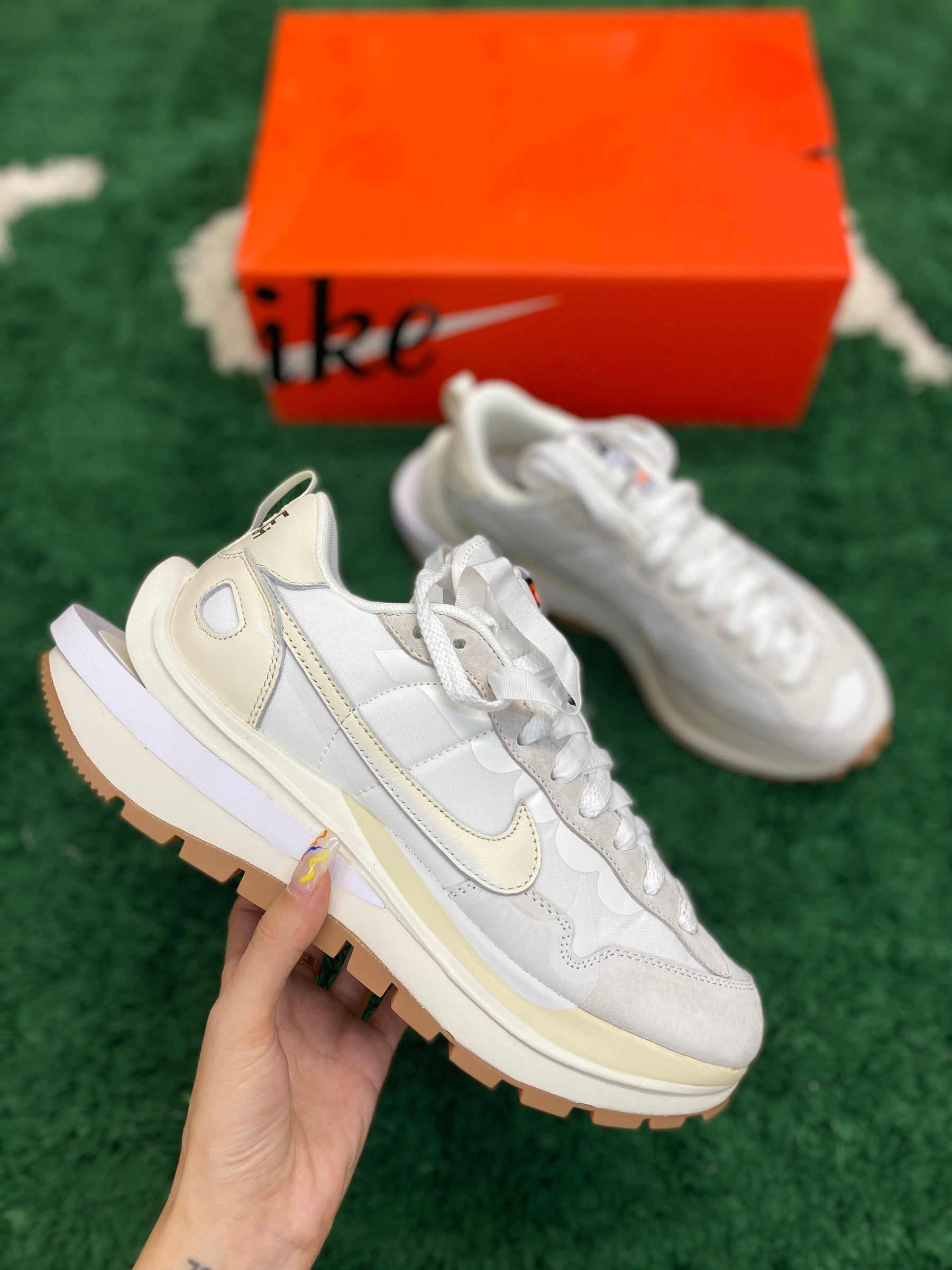 Nike Vaporwaffle x Sacai