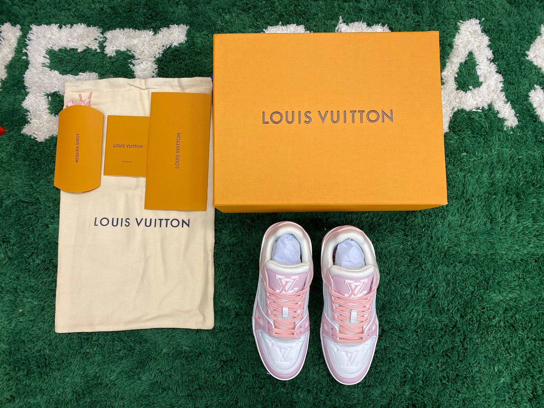 Louis Vuitton Trainer Pink Rose