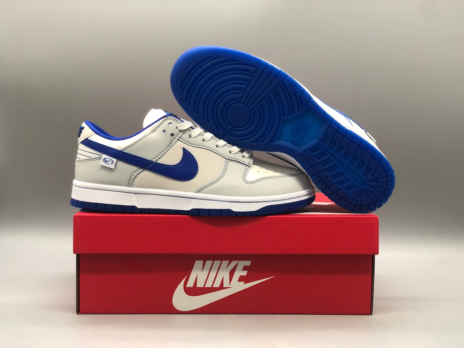 Nike Dunk Low Worldwide White Blue