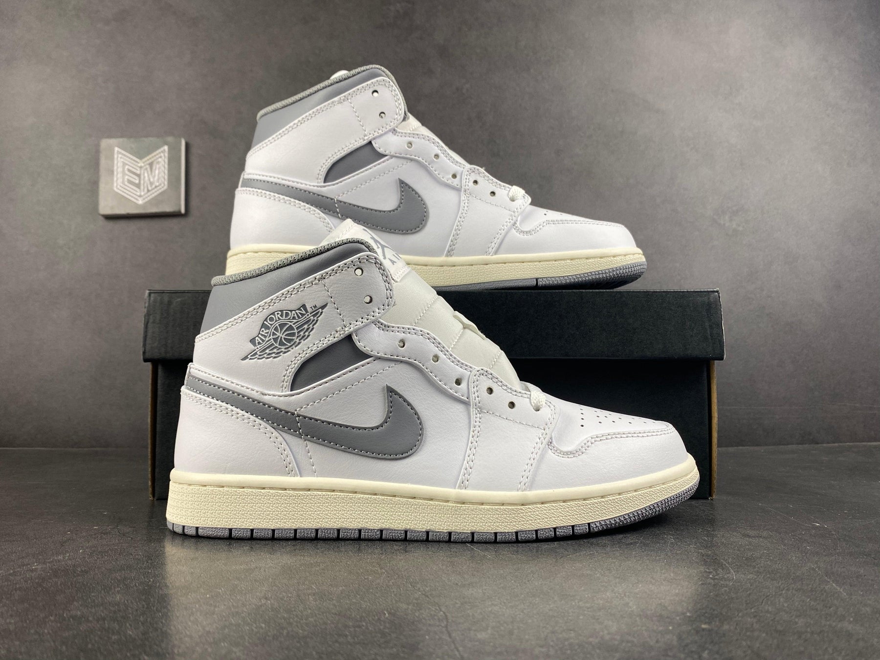 Nike Air Jordan 1 Mid Neutral Grey