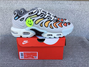 Nike Air Max Plus Drift "Light Smoke Grey"