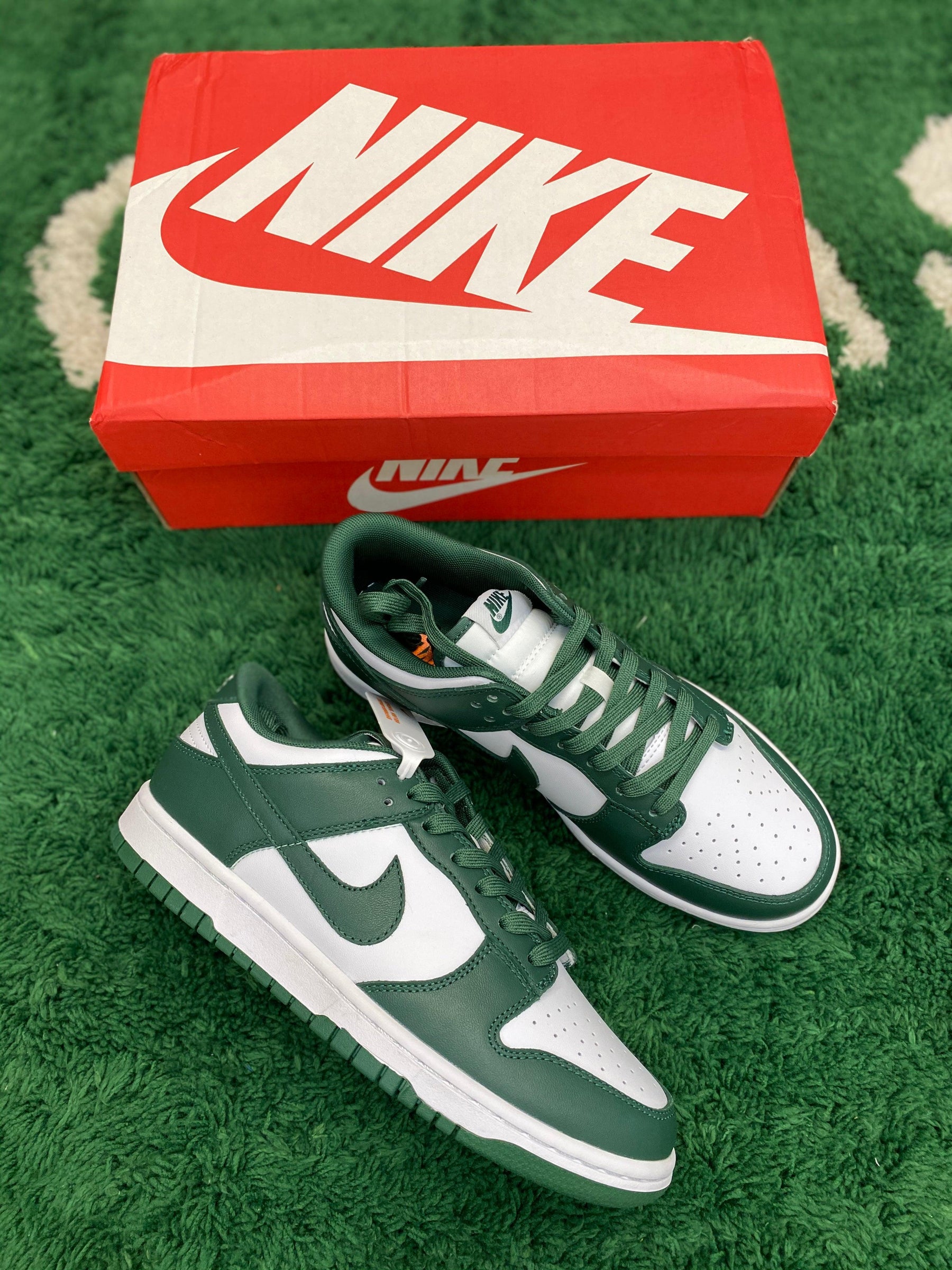 Nike Dunk Low "Michigan State”