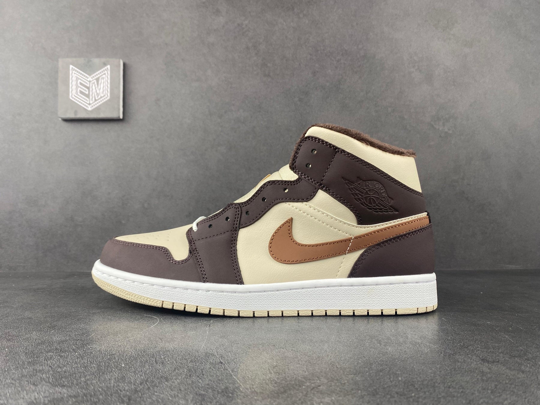 Nike Air Jordan 1 Mid SE Brown Basalt Oatmeal