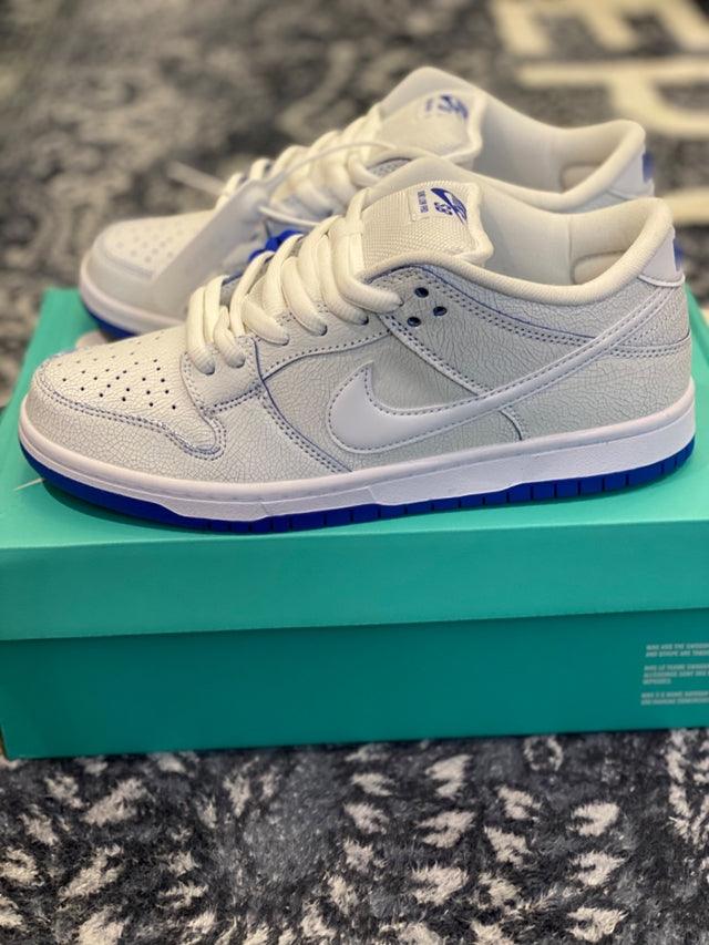 Tênis Nike Dunk SB Low “Premium White Game Royal”