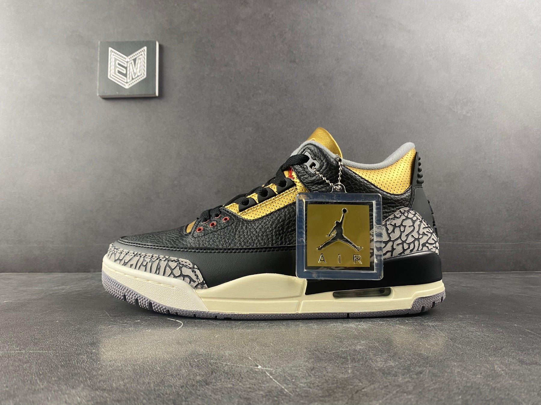 Nike Air Jordan 3 Retro Black Cement Gold