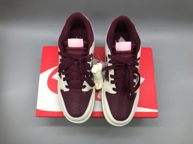 Tênis Nike Dunk Low WMNS “Valentine’s Day”