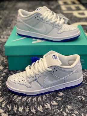 Tênis Nike Dunk SB Low “Premium White Game Royal”