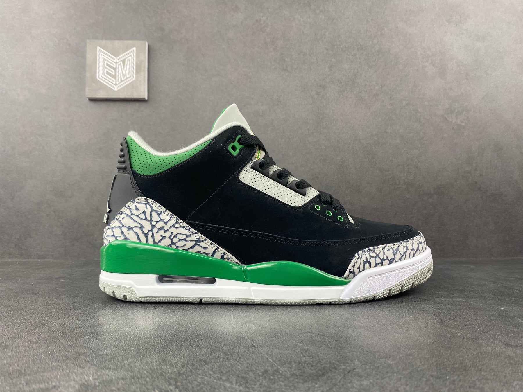 Nike Air Jordan 3 Retro Pine Green