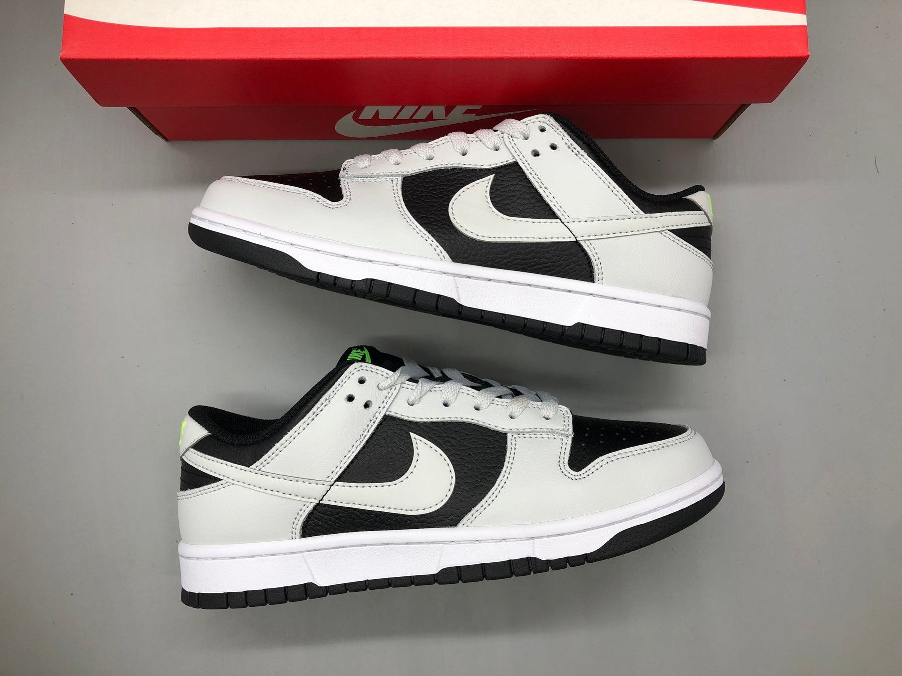 Nike Dunk Low Reverse Panda Neon