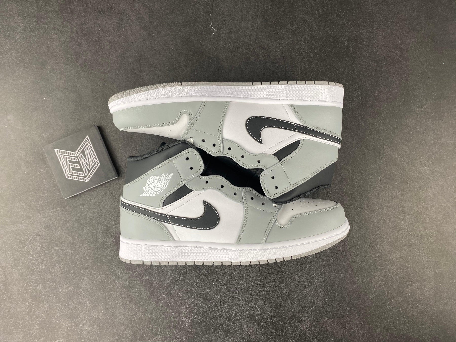 Nike Air Jordan 1 Mid Light Smoke Grey Anthracite