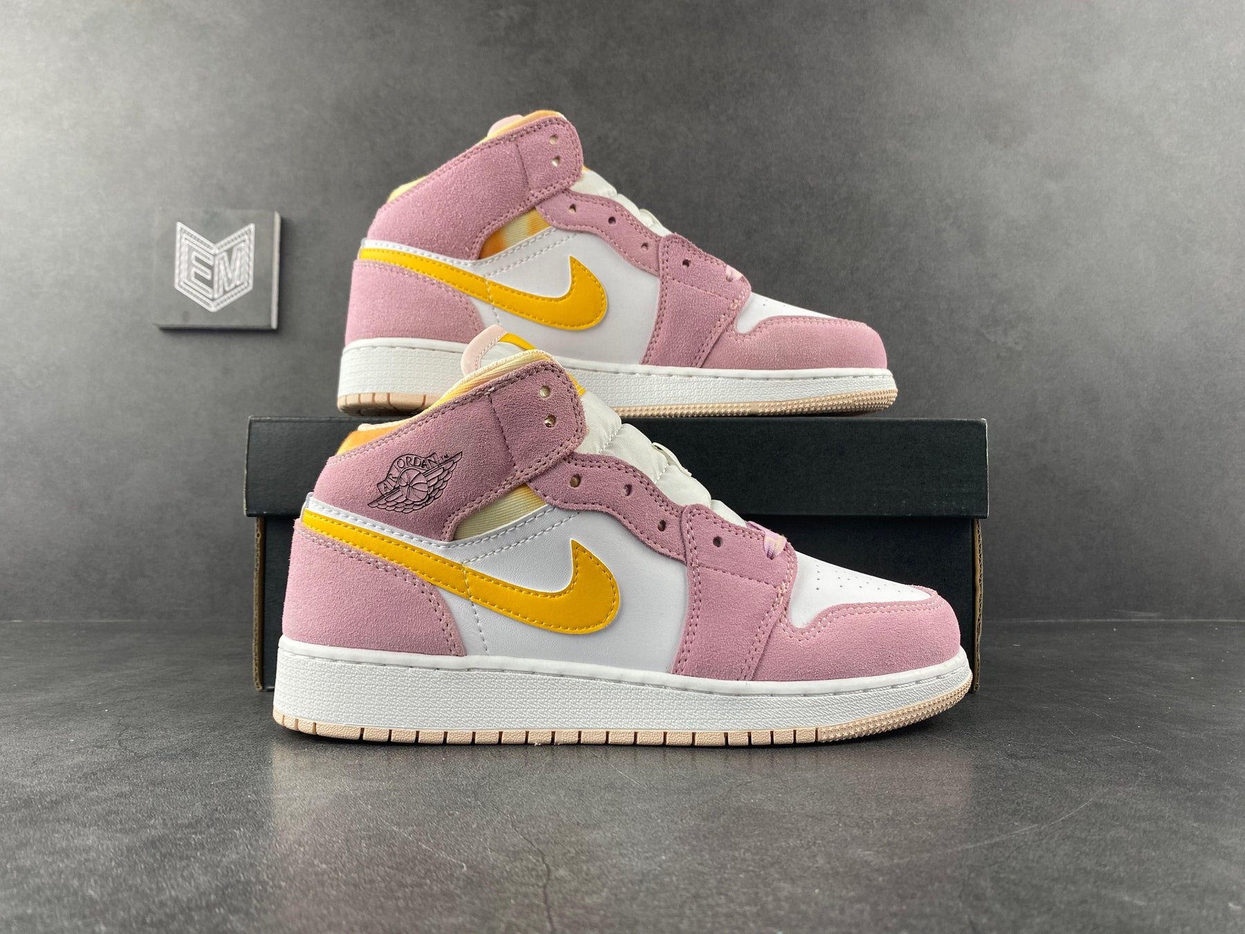 Nike Air Jordan 1 Mid SE Arctic Pink (GS)