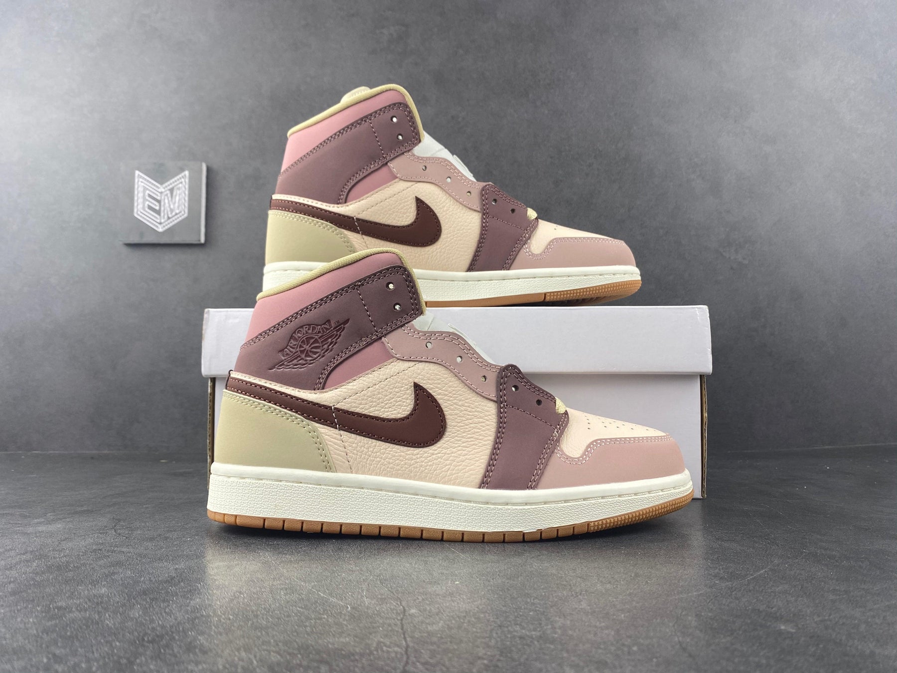 Nike Air Jordan 1 Mid SE Dark Pony Smoky Mauve