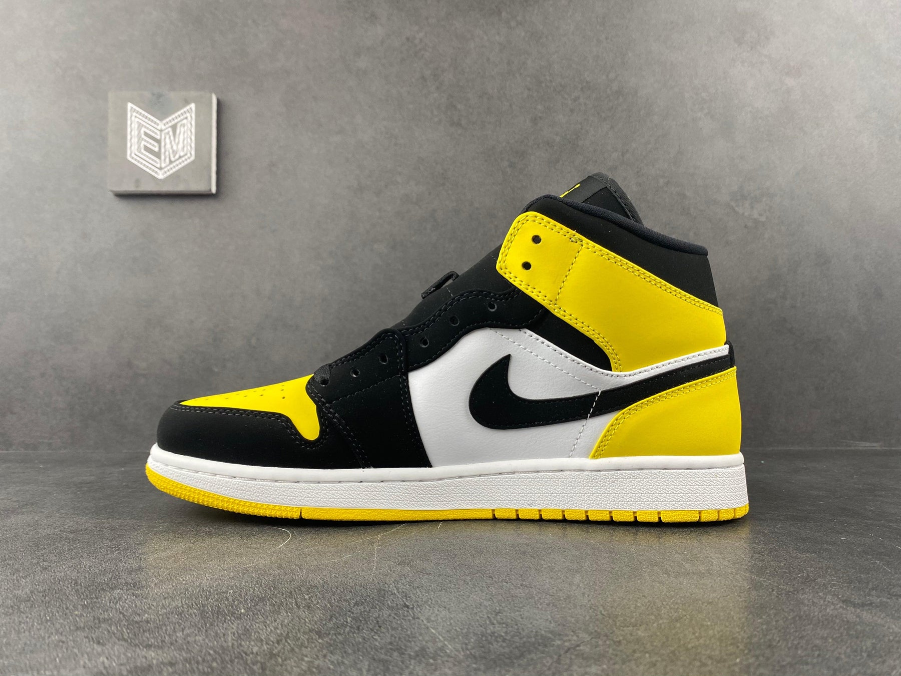 Nike Air Jordan 1 Mid Yellow Toe Black