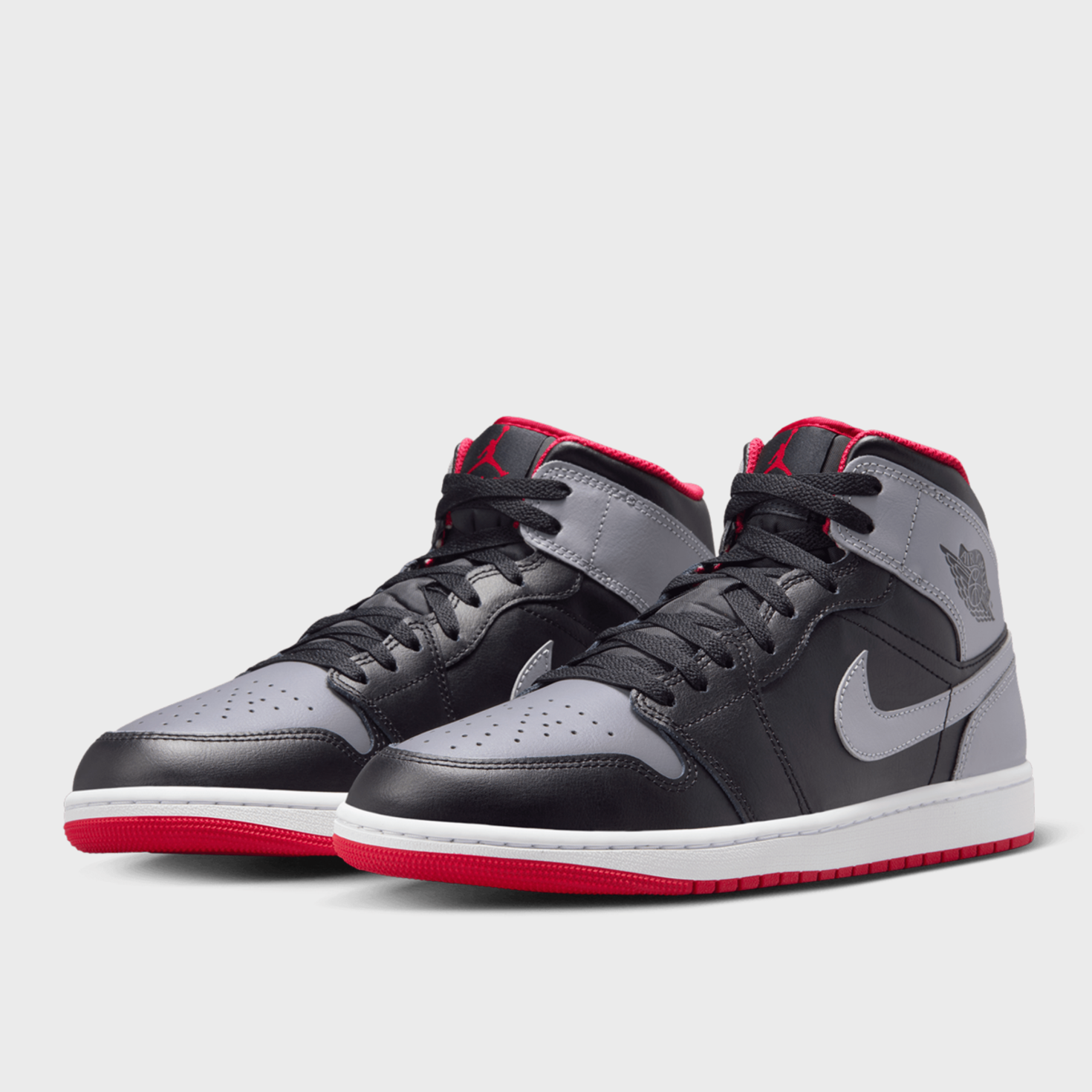 Tênis Air Jordan 1 Mid 'Bred Shadow'