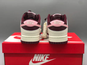 Tênis Nike Dunk Low WMNS “Valentine’s Day”