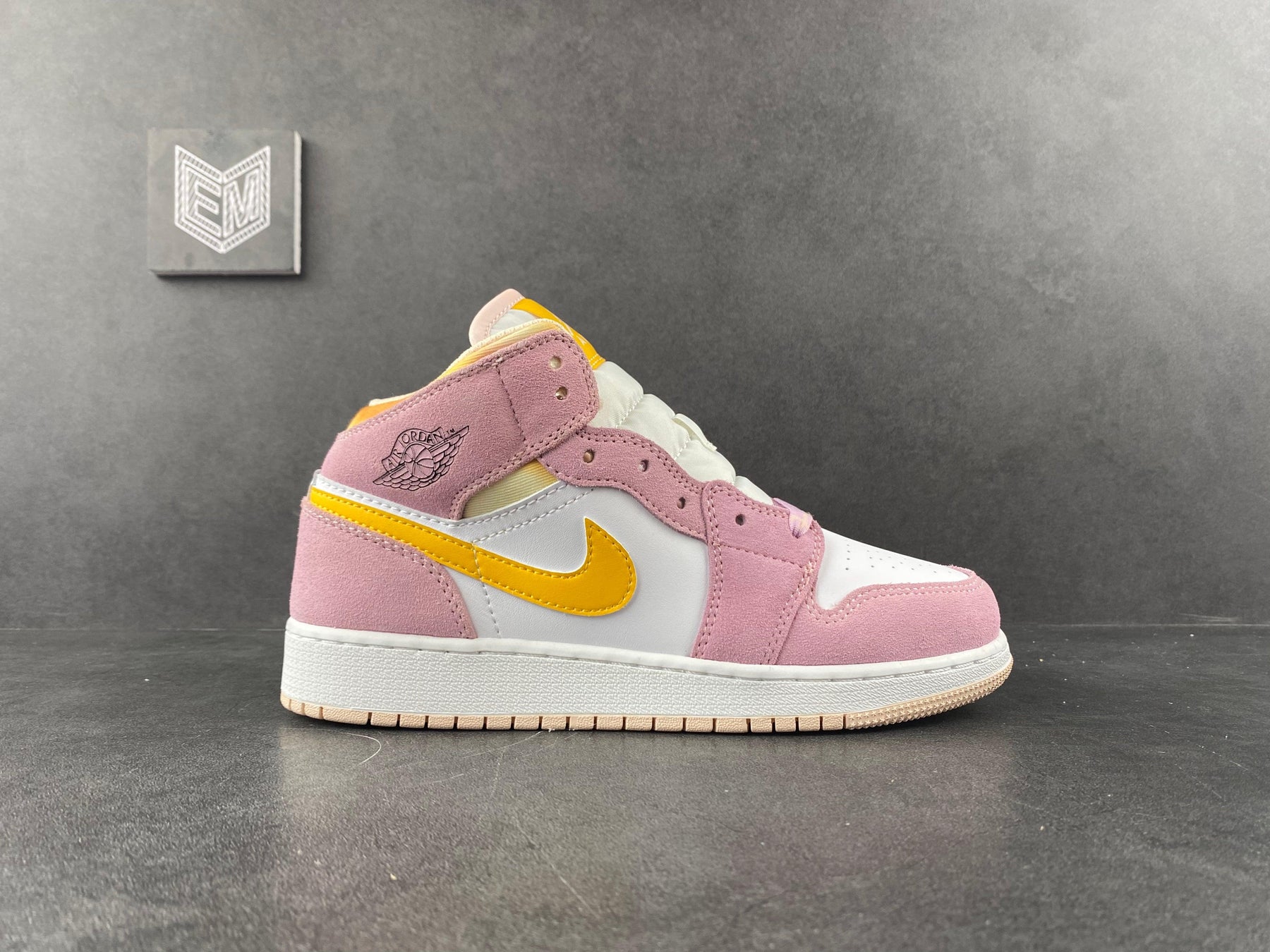 Nike Air Jordan 1 Mid SE Arctic Pink (GS)