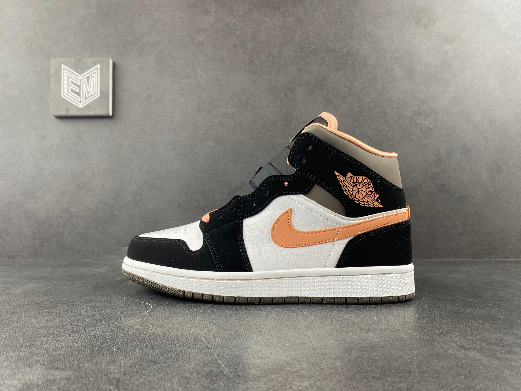 Nike AIr Jordan 1 Mid Peach Mocha