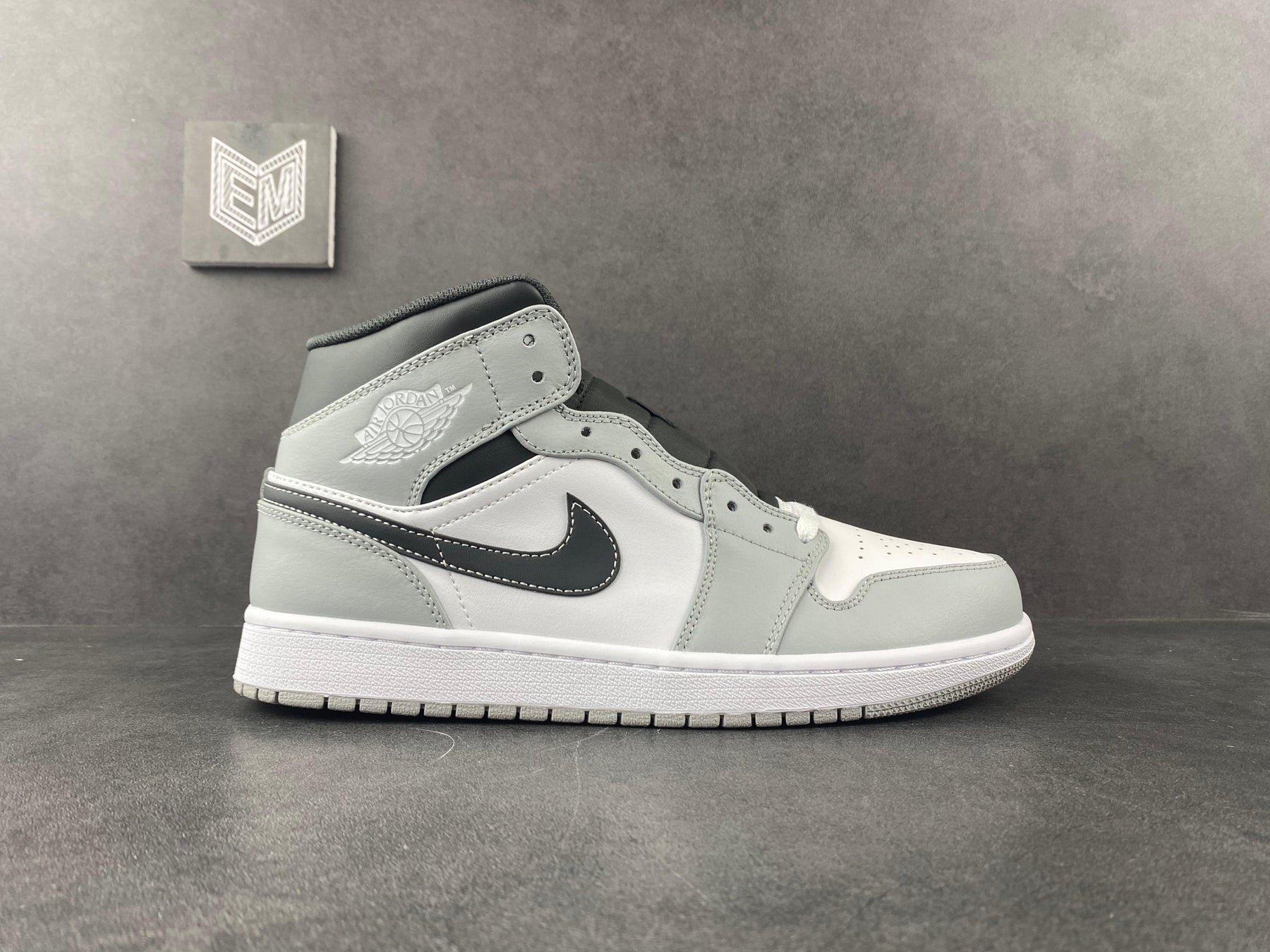 Nike Air Jordan 1 Mid Light Smoke Grey Anthracite