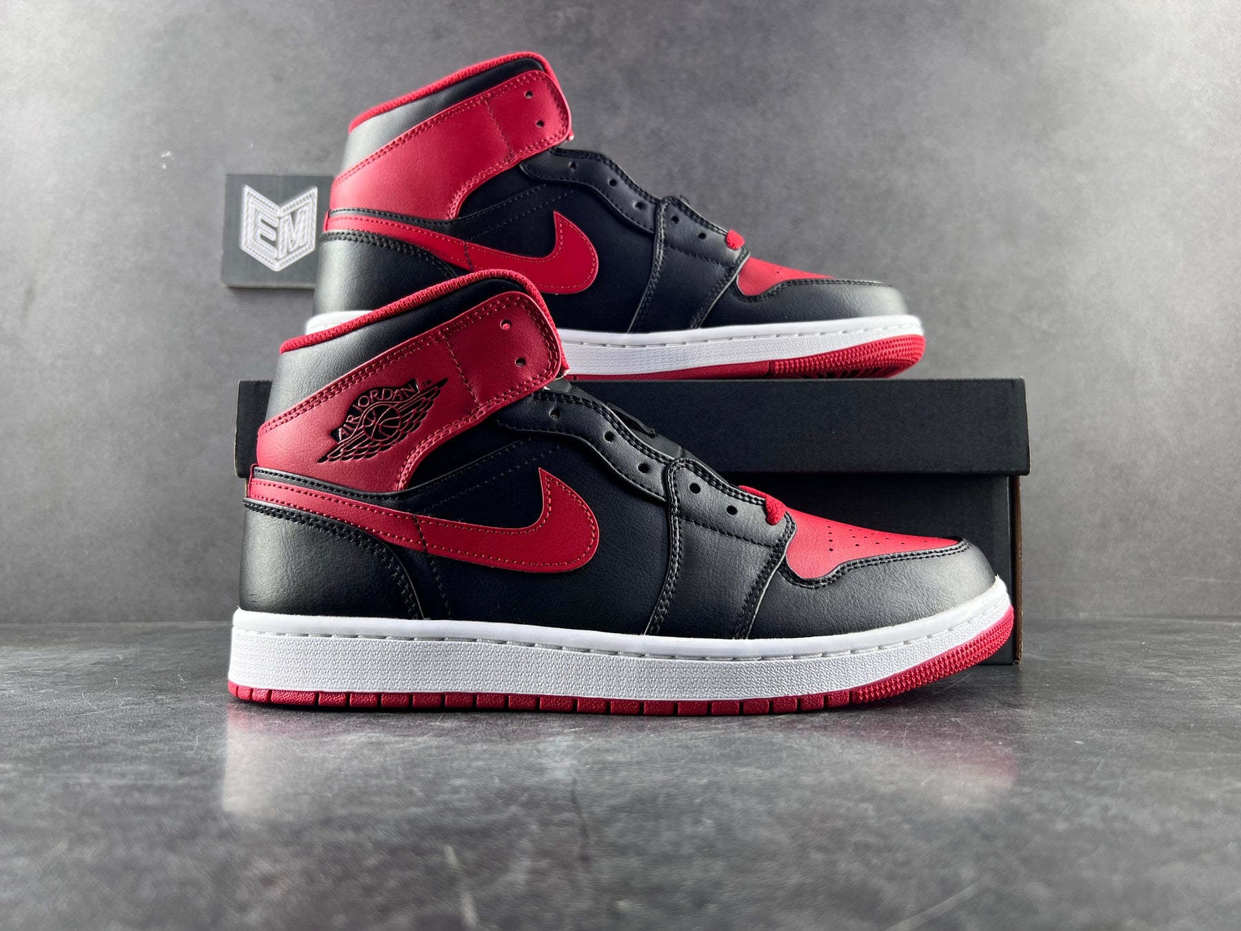 Nike Air Jordan 1 Mid Alternate Bred (2022)