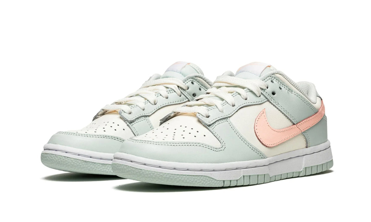 Nike Dunk Low Barely Green