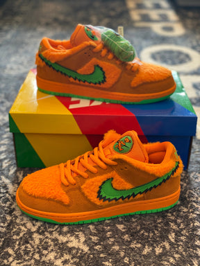 Nike SB Dunk Low "Grateful Dead”