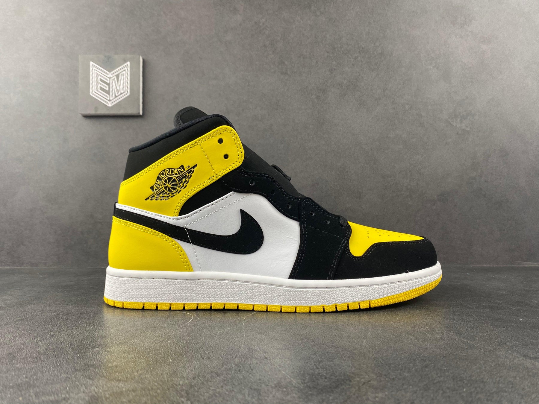 Nike Air Jordan 1 Mid Yellow Toe Black