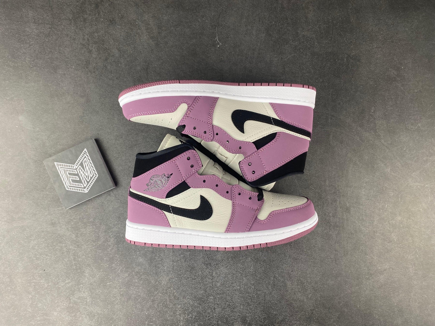 Nike Air Jordan 1 Mid SE Light Mulberry