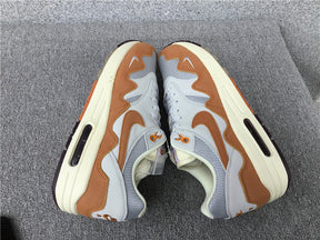 Tênis Nike Air Max 1 x Patta 'Monarch'