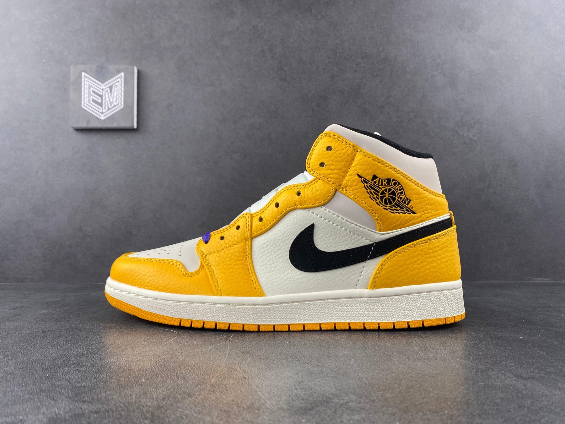 Nike Air Jordan 1 Mid SE Lakers