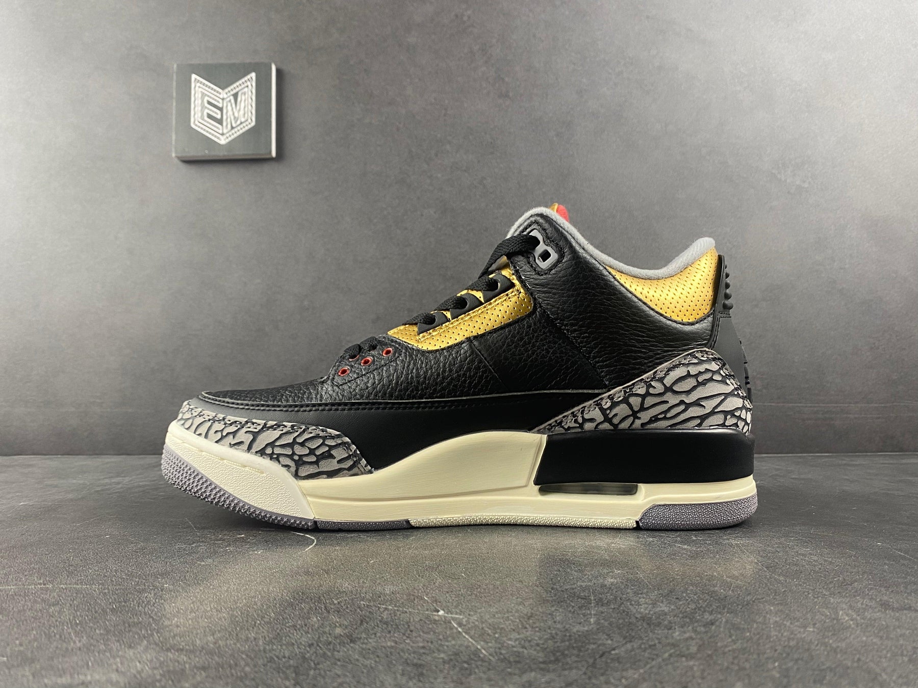 Nike Air Jordan 3 Retro Black Cement Gold