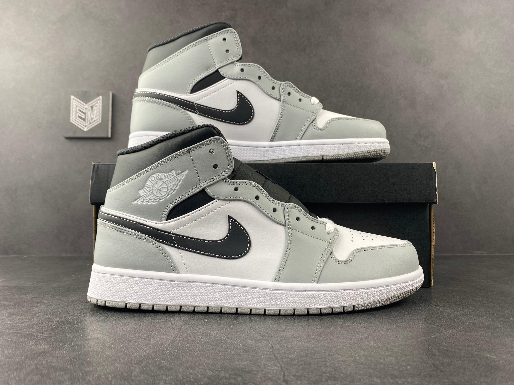 Nike Air Jordan 1 Mid Light Smoke Grey Anthracite