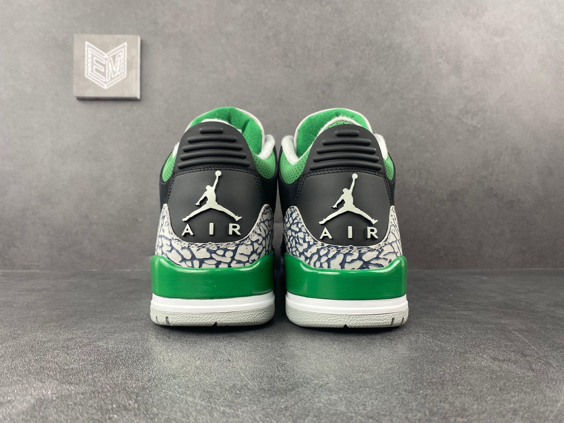 Nike Air Jordan 3 Retro Pine Green