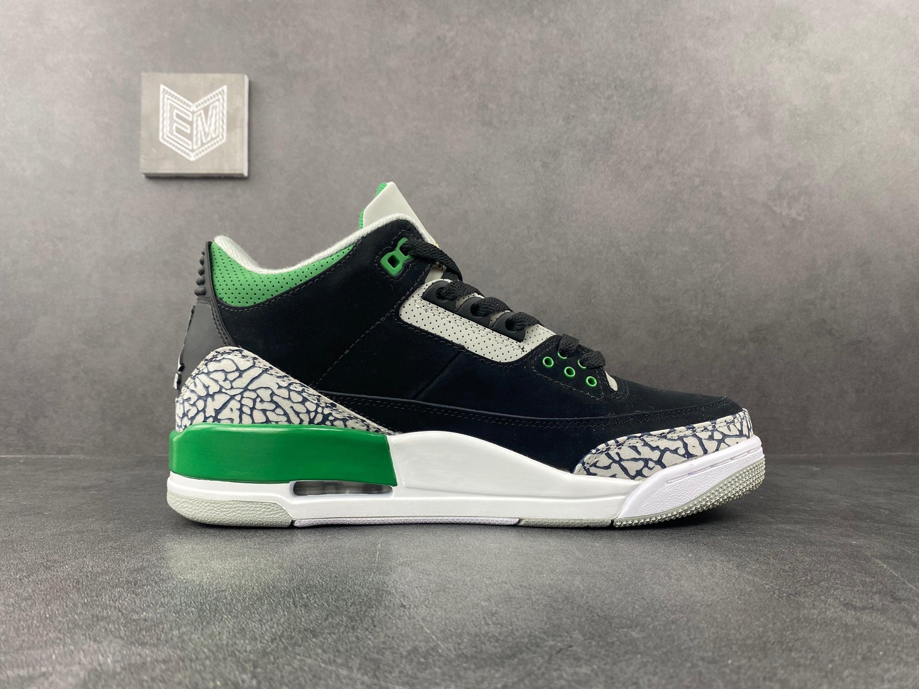 Nike Air Jordan 3 Retro Pine Green