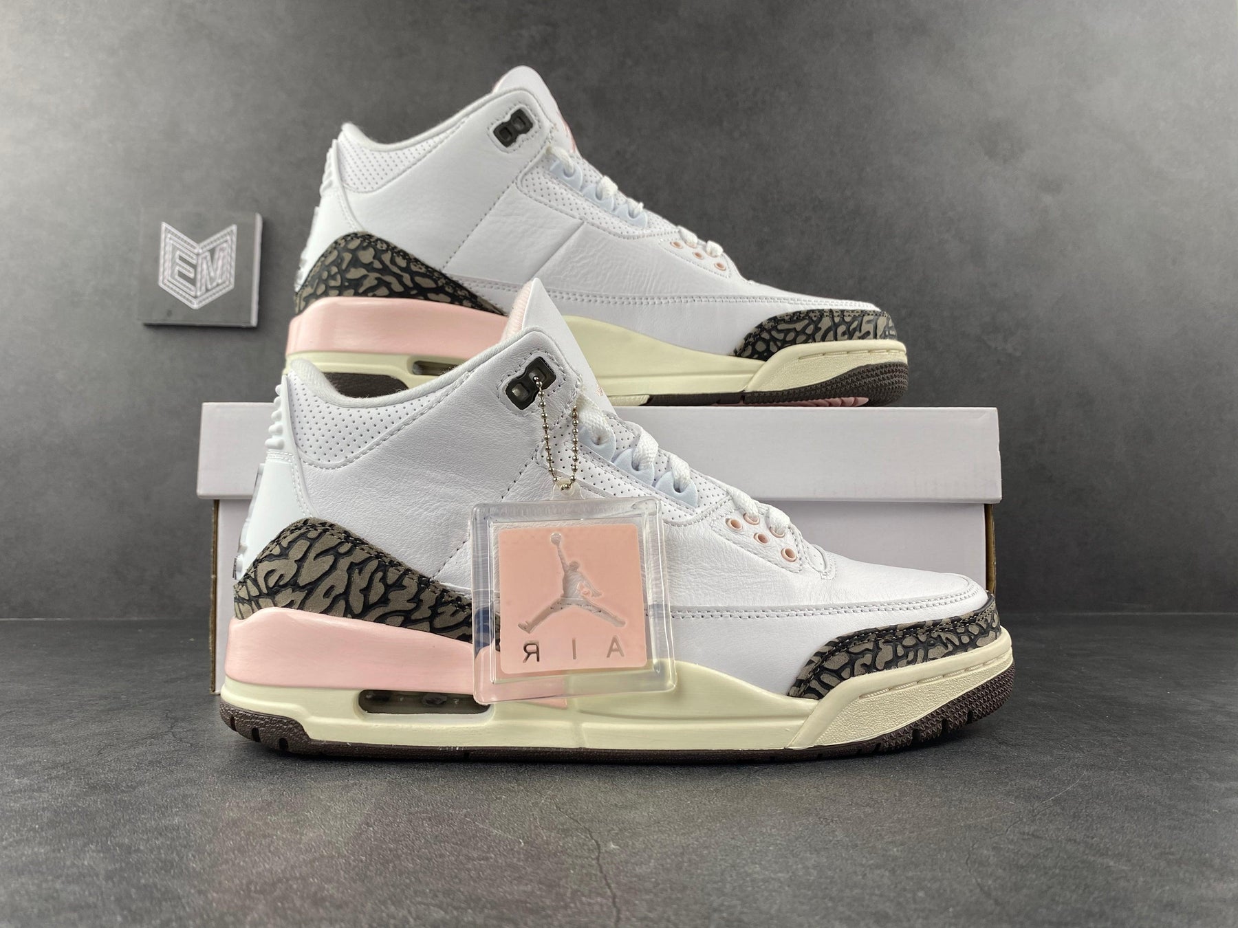 Nike Air Jordan 3 Retro Neapolitan Dark Mocha