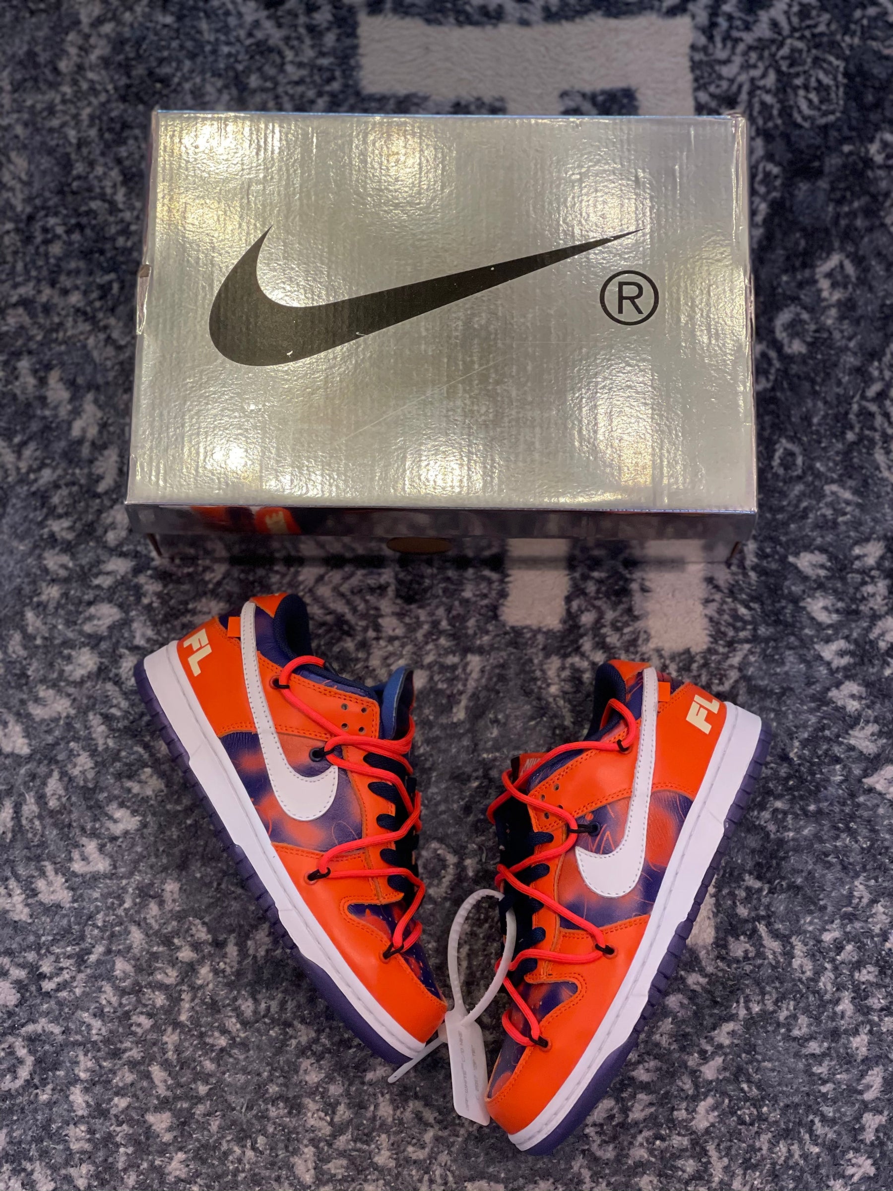 Nike Dunk Low Off-White Futura Syracuse