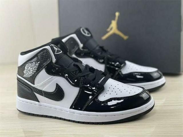 Nike Jordan 1 Mid Black White Grade School